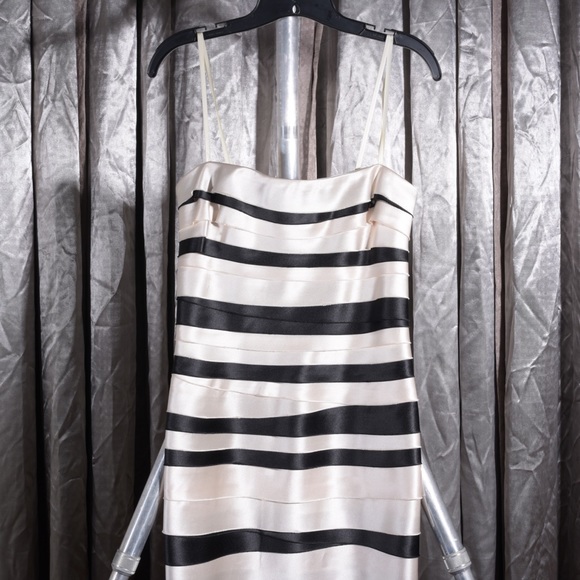 Strapless silk tiered cocktail dress - Picture 2 of 8